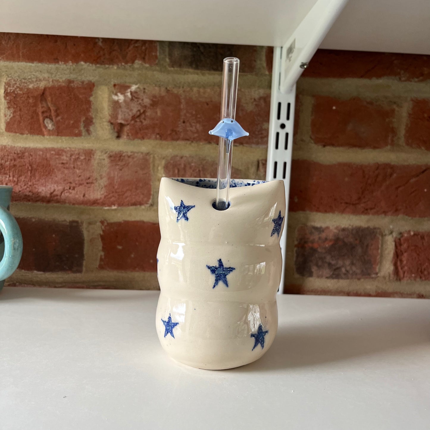 Imperfect star straw cup